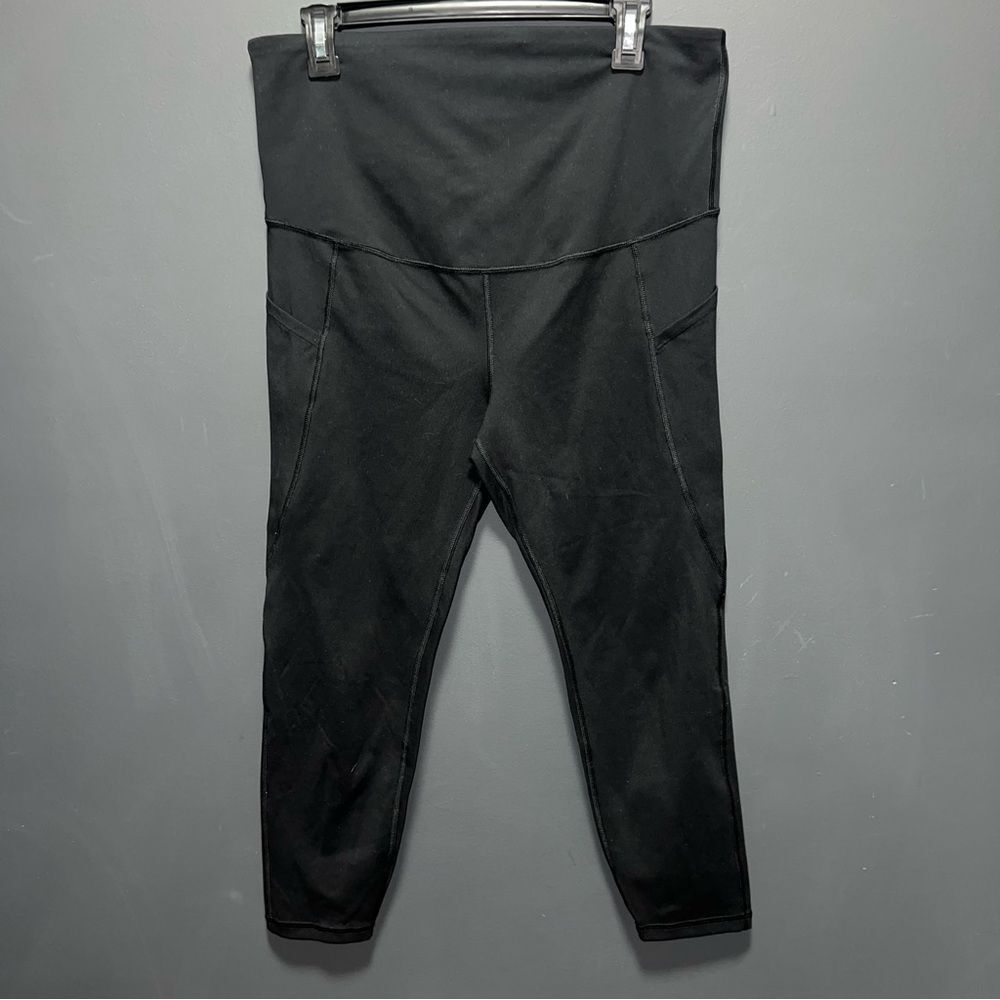 Gap Fit Women’s Maternity Leggings 7/8 Blackout Technology Black Medium Reg